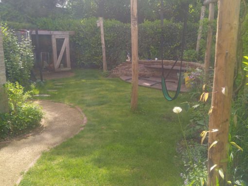 Ontwerp en aanleg tuin in woonwijk in Haren