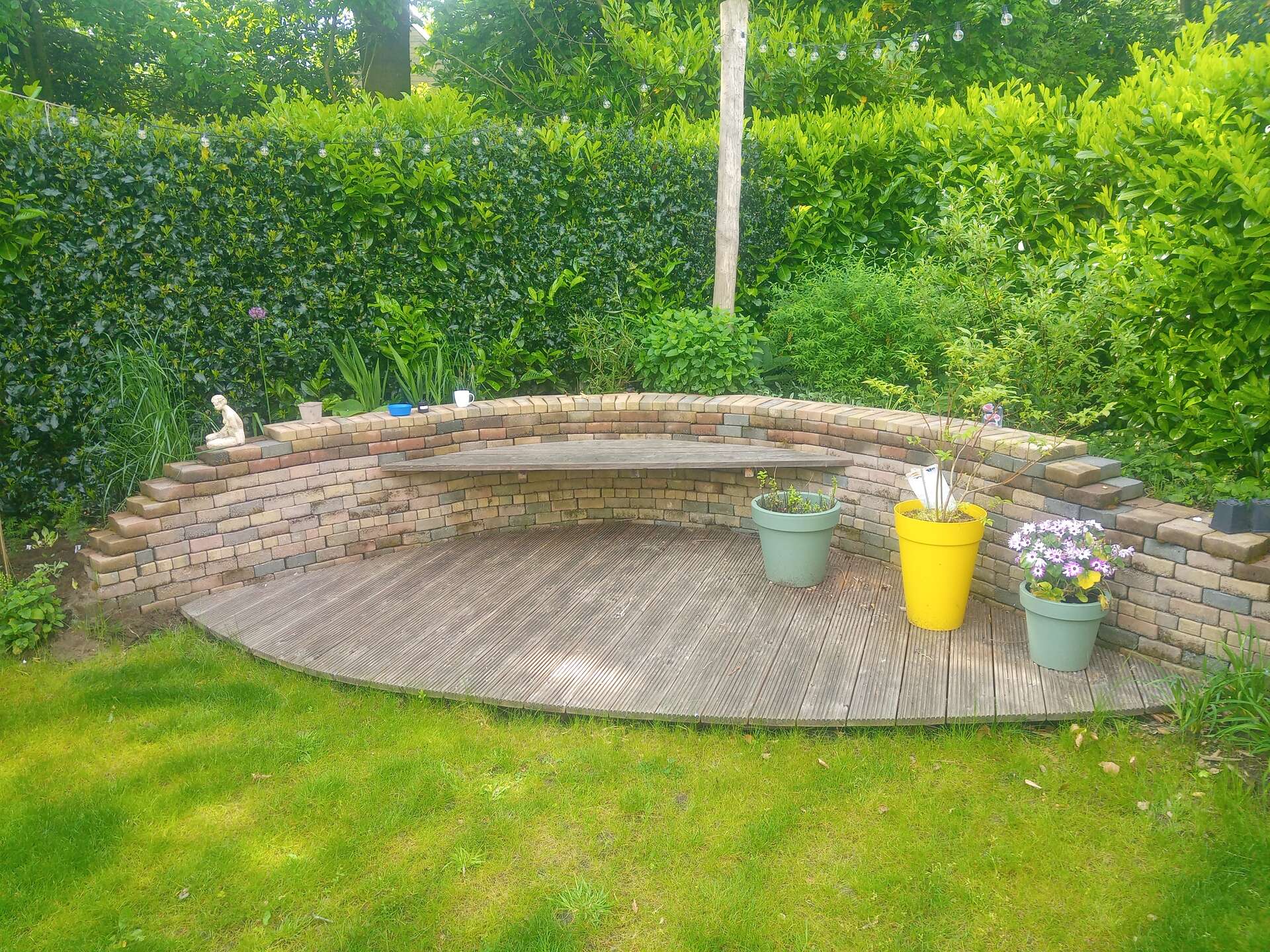 Voorbeeld strakke tuin duurzaam tuinfluiter