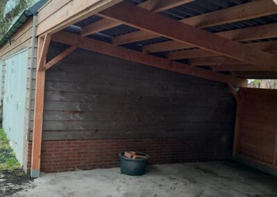 Overkapping naast bestaande garage